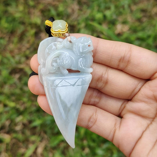 Bluish Light Lavender Natural Type A Jadeite Pendant crafted as Dragon Teeth with Pixiu and Ruyi, the symbols of Wealth and good luck, certificate weighs 27.63 grams, 67.3 * 33.2 * 7.8 mm, very suitable for daily wear (pendant58) Yi Pin Qian
