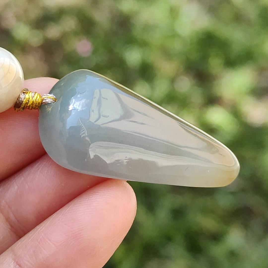 Stunning piece of Natural Type A Jadeite Pendant Necklace crafted with nothing, symbols of Peace and peace, everything goes well, with QIC labs approved certificate weigh 10.79 grams, 35.5 * 18.3 * 8.8 mm, very suitable for daily wear (pendant39) Yi Pin Qian
