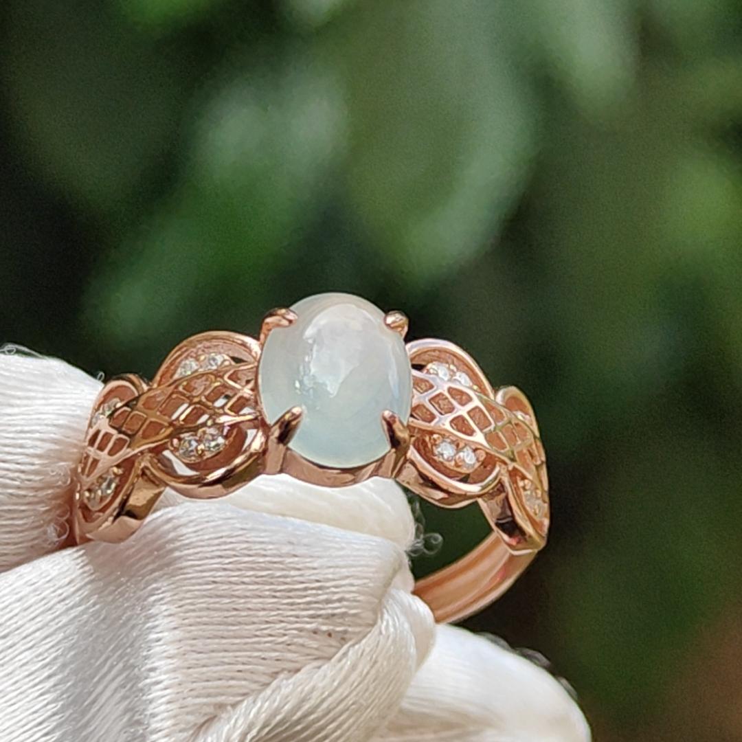 Icy Natural Type A Jadeite Jade crafted with shape of Oval cabochon set with S925 as ring , BIC labs approved certificate weigh 2.28 grams (s925ring11) Yi Pin Qian