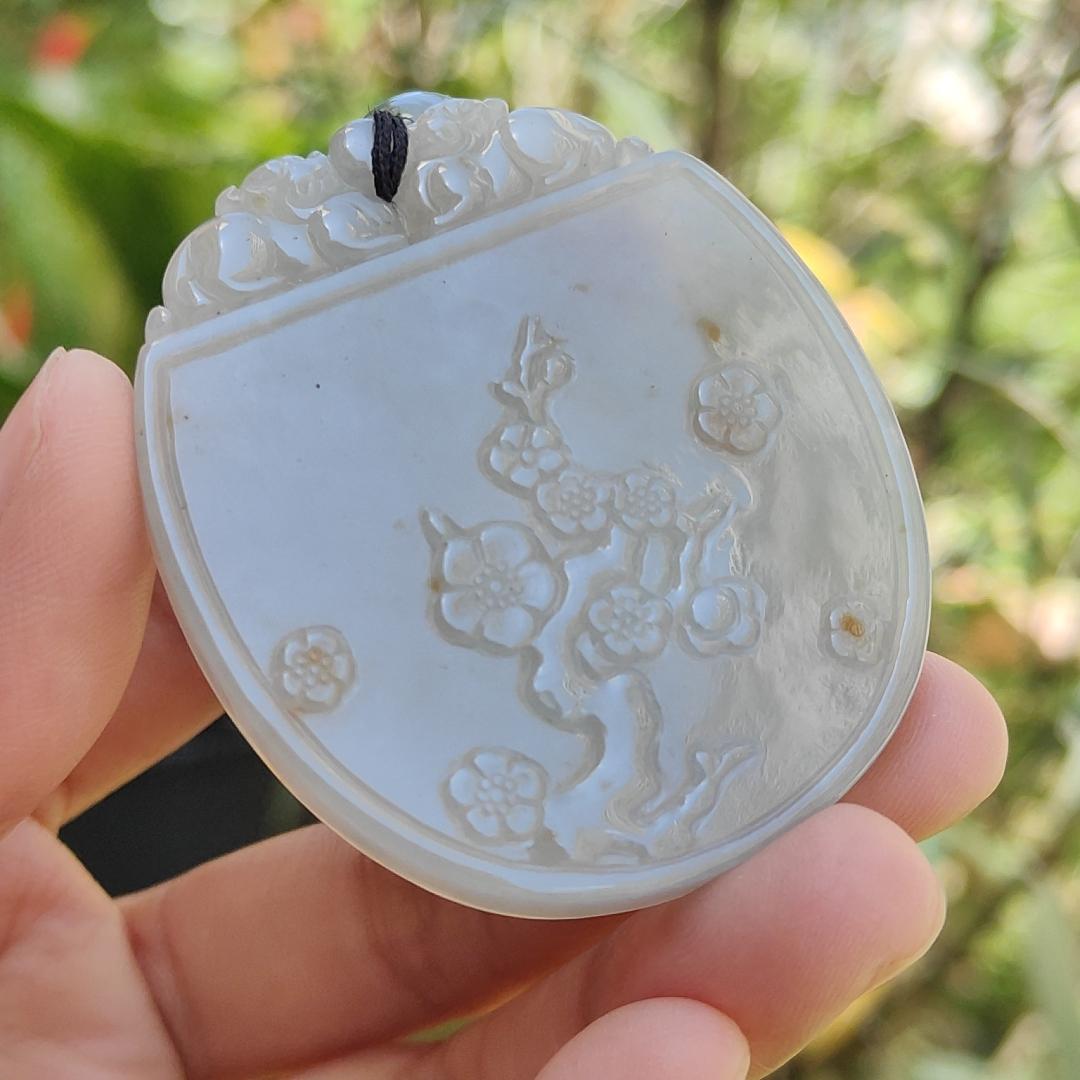 Crafted with Plum Blossoms and Deer Natural Type A Jadeite Pendant Necklace with certificate included weigh 34.14 grams, 54.3 * 47.5 * 5.6 mm,symbols of Good fortune, beauty and happiness (pendant105) Yi Pin Qian