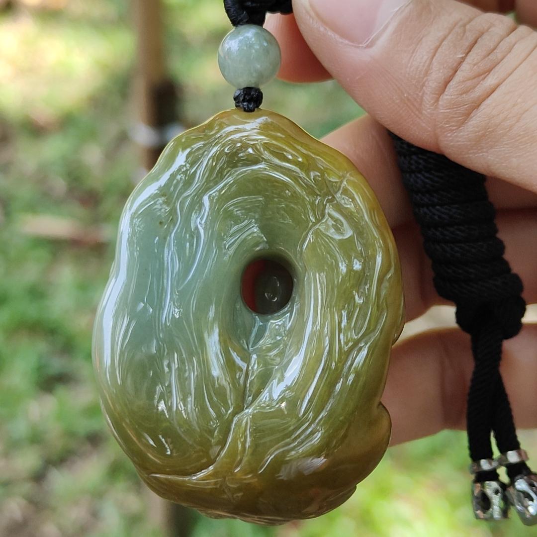 #Sold - Good Quality Yellow and Green Natural Type A Jadeite Jade crafted with Ruyi and Faceless Buddha as Pendant, QIC approved labs certificate weigh 45.18 grams, measurement 53.1 * 38.3 * 14.8 mm (pendant273)