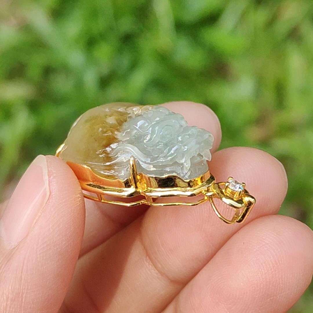 Yellow Natural Type A Jadeite Jade Pendant crafted as Dragon Turtle set on 18k gold with diamond, certificate weigh 6.69 grams, measurement 33.8 * 17.7 * 11.6 mm (18kp16) Yi Pin Qian