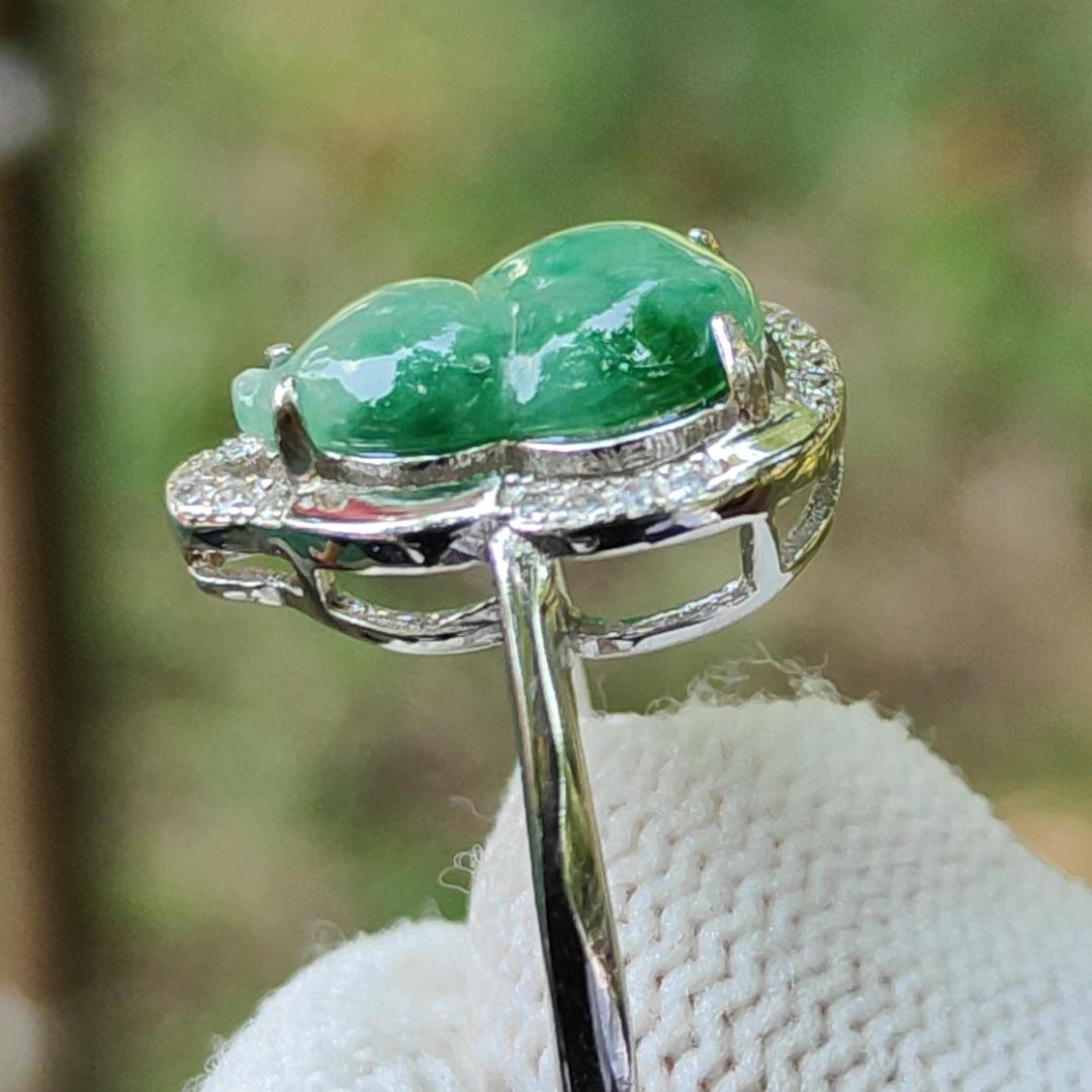 Good Quality Spicy Green Natural Type A Jadeite Jade crafted with shape of Gourd set on S925 as adjustable Ring, certificate weighs 2.52 grams, measurement 12.2 * 8.8 * 3.2 mm (s925ring14) Yi Pin Qian