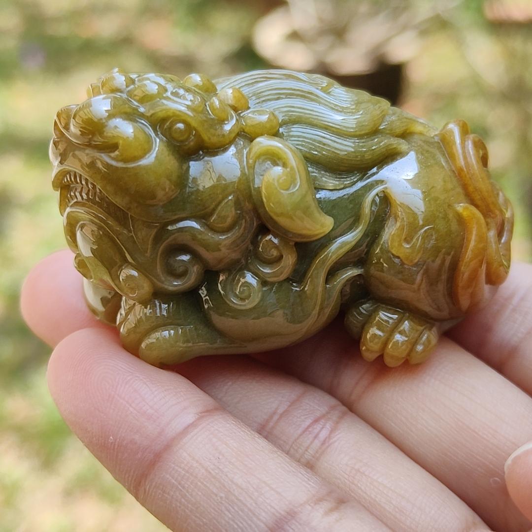 Super Rare Yellow, Redish and Green Hue Natural Type A Jadeite Jade crafted with Lion as Hand-held piece, display or Pendant, certificate weigh 93.64 grams, measurement 53.3 * 32.2 * 30.7 mm (hand5) Yi Pin Qian