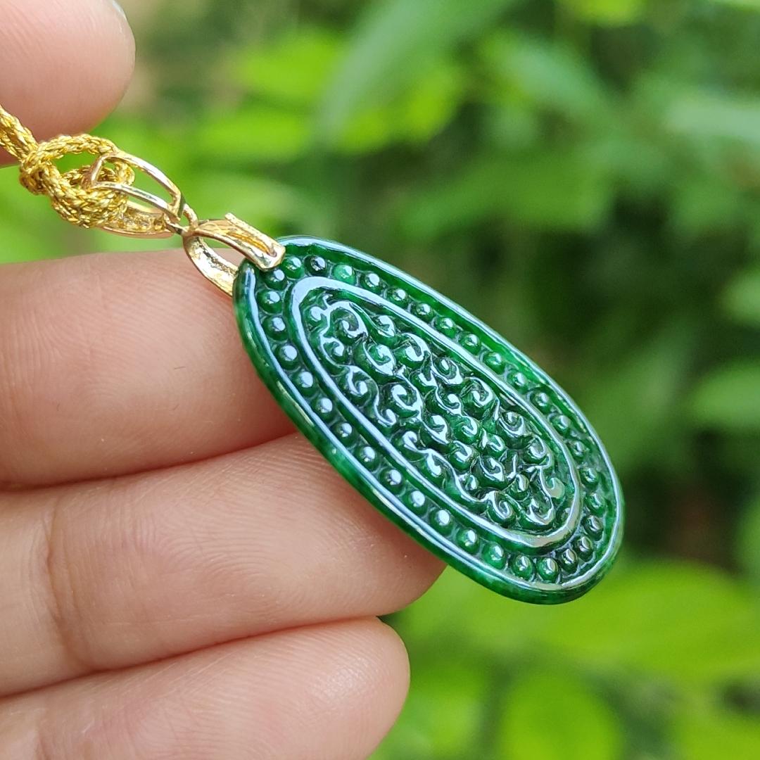 Green Pendant crafted with patterns on Natural Type A Jadeite Jade added with 18k Gold Clasp, certificate weighs 3.01 grams measurement 28.1 * 17.5 * 3.6 mm (18kp82) Yi Pin Qian Jadeites Jade Jewelry ~Your Precious Quintessential ~ Singapore