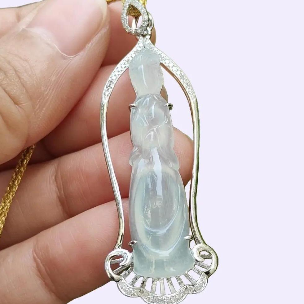 SG New Arrival - Crafted as Faceless Guanyin on Icy Translucent Natural Type A Jadeite Jade as pendant set with 18k gold, certificate weighs 4.77 grams, measurement 51.2 * 16 * 6 mm (18kp72) Yi Pin Qian Jadeites Jade Jewelry ~Your Precious Quintessential ~ Singapore