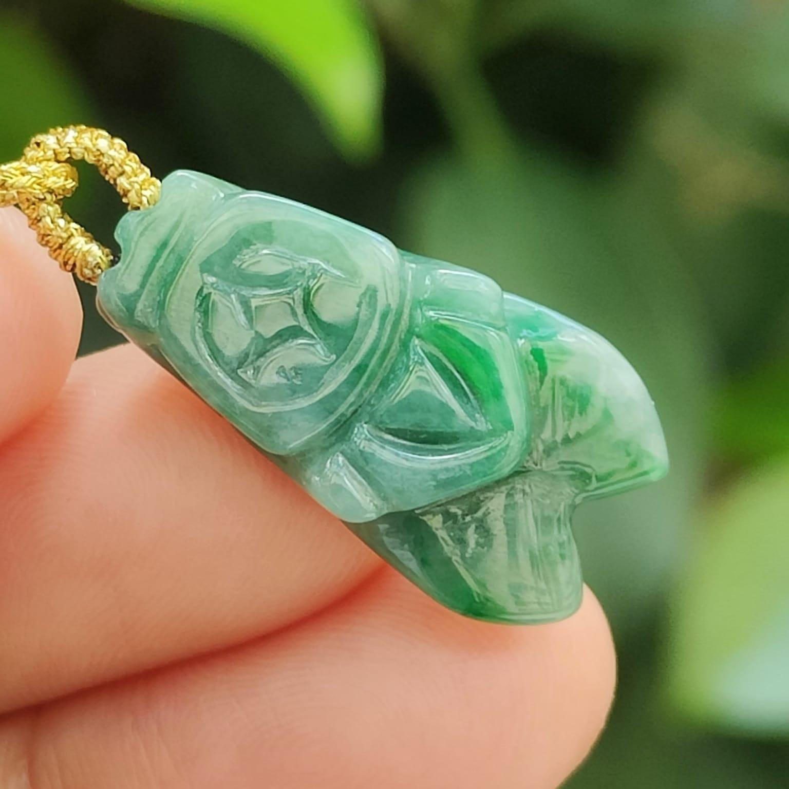 Green Cicada Pendant Natural Type A Jadeite Jade certificate weighs 3.04 grams, measurement 23.4 * 12.3 * 6 mm (pendant390) Yi Pin Qian Jadeites Jade Jewelry ~Your Precious Quintessential ~ Singapore
