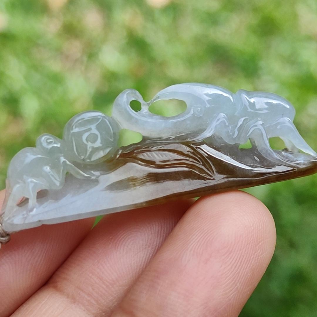 Strive for the top with this Beetle and Ant crafted using Burmese Natural Type A Jadeite Jade Jewellery as Pendant with QIC labs approved certificate weighs 9.49 grams, measurement 43.8 * 15.3 * 8.8 mm (pendant317) Yi Pin Qian Jadeites Jade Jewelry ~Your Precious Quintessential ~ Singapore
