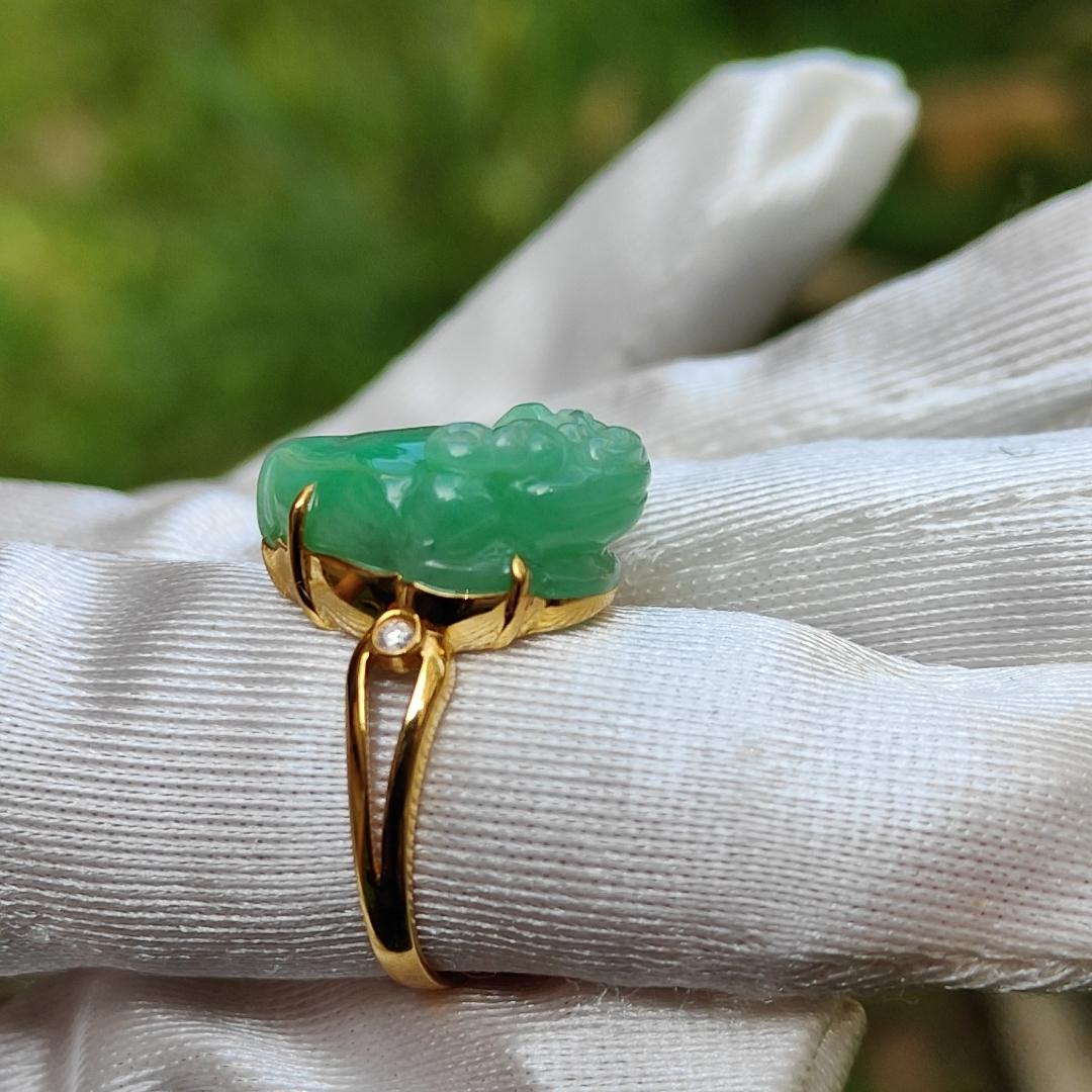 Special Offer - Green Natural Type A Jadeite Jade crafted as Three Legs Toad set on 18k gold with diamonds as a ring with certificate weigh 3.75 grams, measurement 16.2 * 12.6 * 6.8 mm (18kring21) Yi Pin Qian