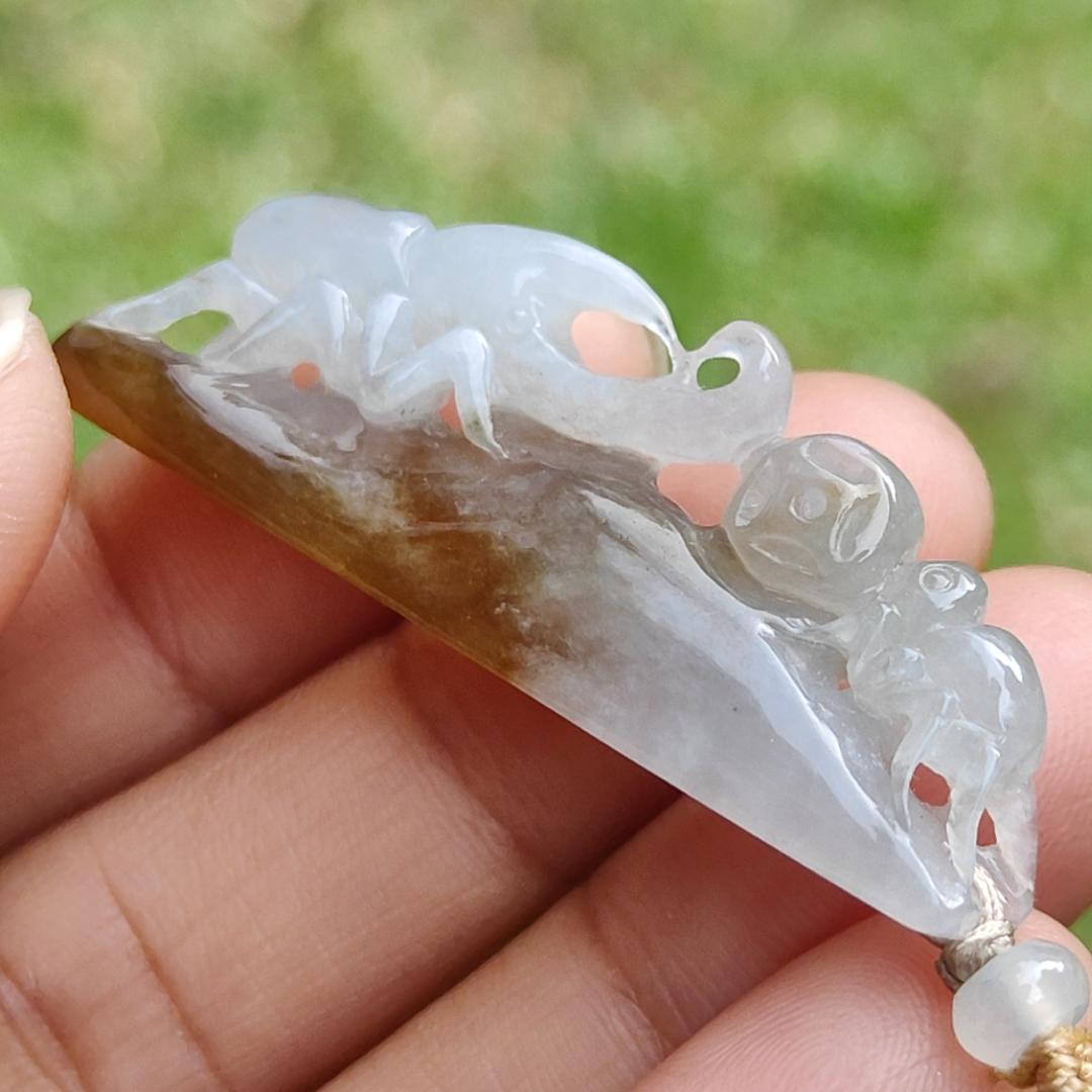 Strive for the top with this Beetle and Ant crafted using Burmese Natural Type A Jadeite Jade Jewellery as Pendant with QIC labs approved certificate weighs 9.49 grams, measurement 43.8 * 15.3 * 8.8 mm (pendant317) Yi Pin Qian Jadeites Jade Jewelry ~Your Precious Quintessential ~ Singapore