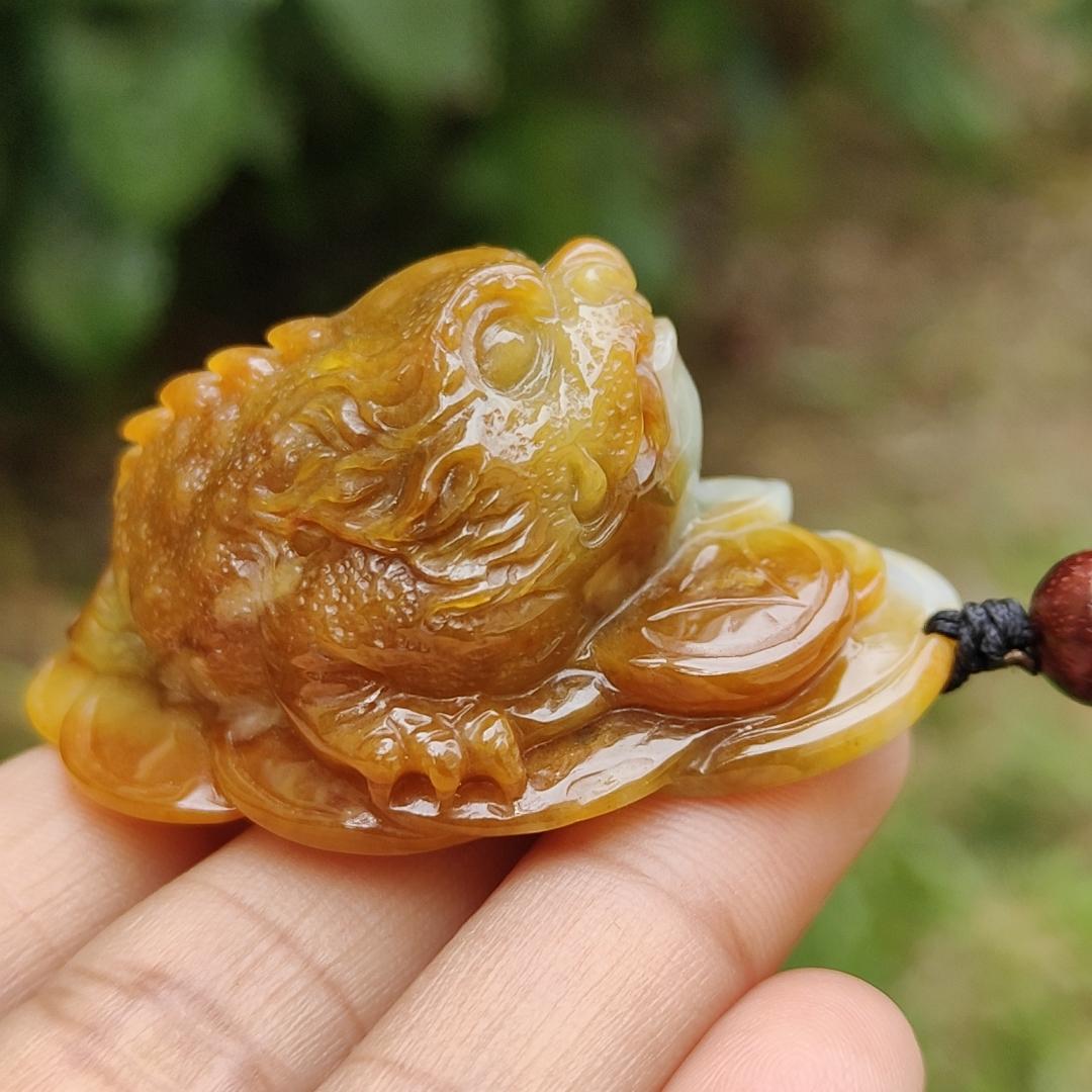 Redish Yellow Very Rare Natural Type A Jadeite Jade crafted with the Three Legs Toad as Pendant, certificate weighs 49.67 grams, measurement 51 * 32.8 * 24.3 mm (pendant258) Yi Pin Qian