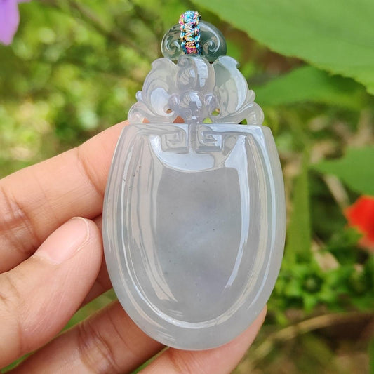 Green and Lavender Icy Translucent Crafted with Bat and Chinese Old School Patterns Natural Type A Jadeite with certificate included weigh 30.17 grams, 63.3 * 35.5 * 7 mm, suitable for daily wear or collections Yi Pin Qian