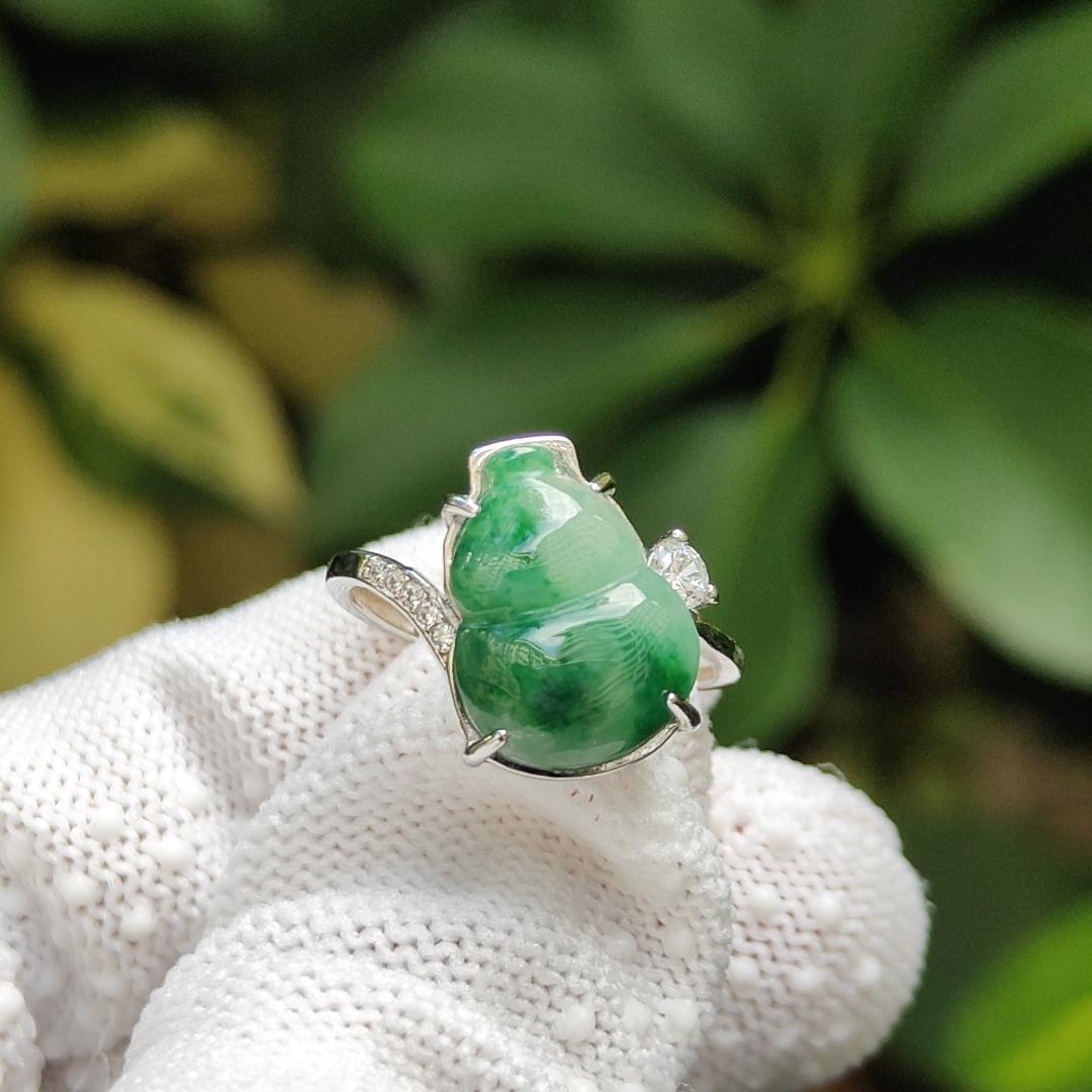 New Arrival Singapore Spicy Green with Green Patches Natural Type A Jadeite Jade crafted as Gourd set on S925 as ring, certificate weighs 2.16 grams, measurement 13.6 * 10.2 * 2.5 mm (s925ring22) Yi Pin Qian Jadeites Jade Jewelry ~Your Precious Quintessential ~ Singapore