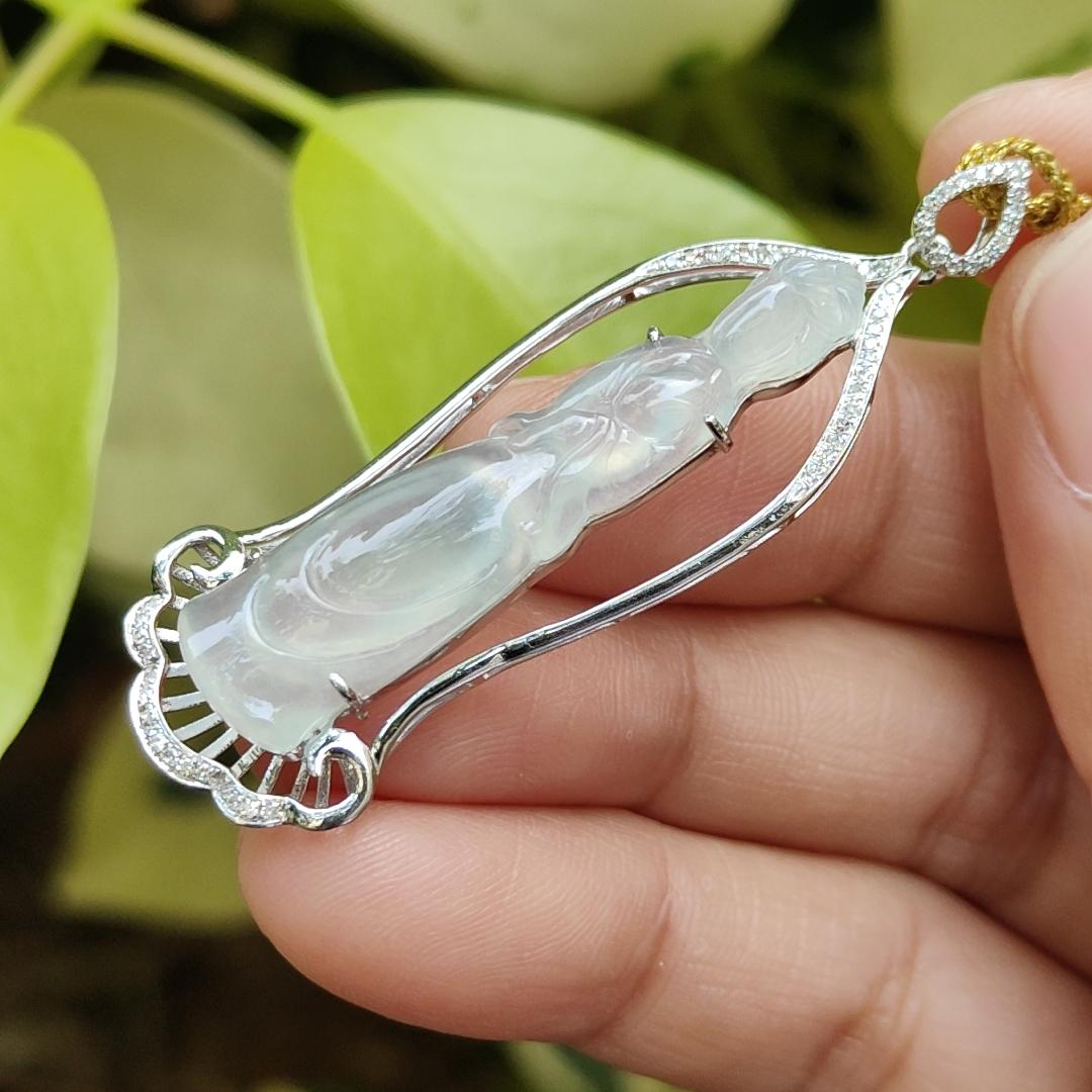 SG New Arrival - Crafted as Faceless Guanyin on Icy Translucent Natural Type A Jadeite Jade as pendant set with 18k gold, certificate weighs 4.77 grams, measurement 51.2 * 16 * 6 mm (18kp72) Yi Pin Qian Jadeites Jade Jewelry ~Your Precious Quintessential ~ Singapore