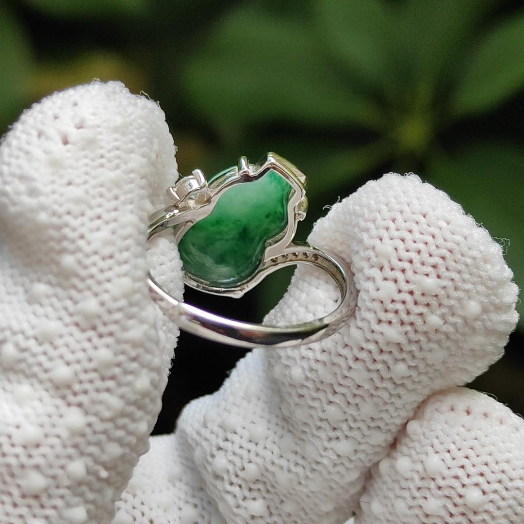 New Arrival Singapore Spicy Green with Green Patches Natural Type A Jadeite Jade crafted as Gourd set on S925 as ring, certificate weighs 2.16 grams, measurement 13.6 * 10.2 * 2.5 mm (s925ring22) Yi Pin Qian Jadeites Jade Jewelry ~Your Precious Quintessential ~ Singapore