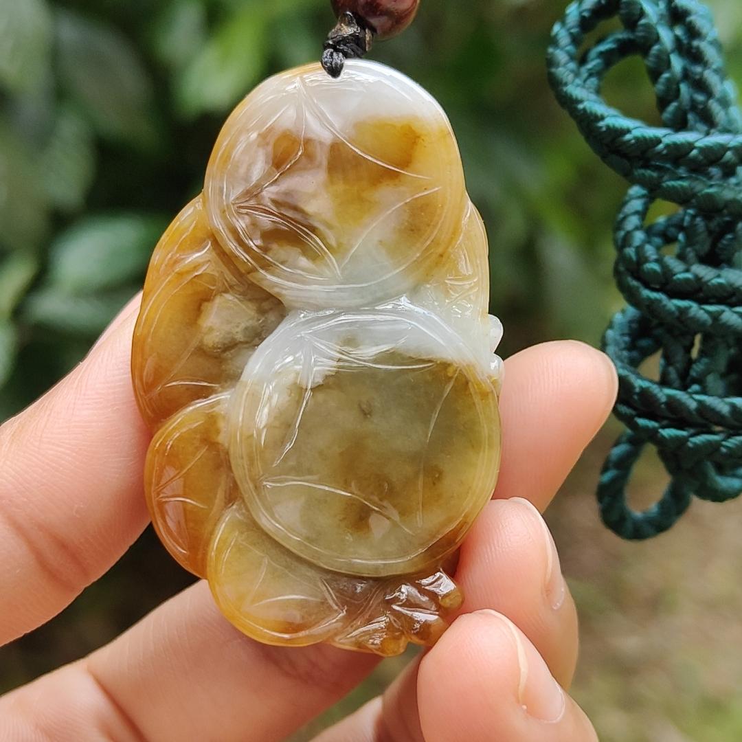 Redish Yellow Very Rare Natural Type A Jadeite Jade crafted with the Three Legs Toad as Pendant, certificate weighs 49.67 grams, measurement 51 * 32.8 * 24.3 mm (pendant258) Yi Pin Qian