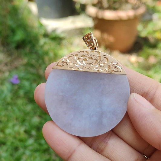 Light Lavender Natural Type A Jadeite Jade Crafted with nothing, round shape set with 18 k gold as pendant, certificate weigh 29.85 grams, measurement 43.7 * 42.9 * 5.6 mm (18kp23) Yi Pin Qian