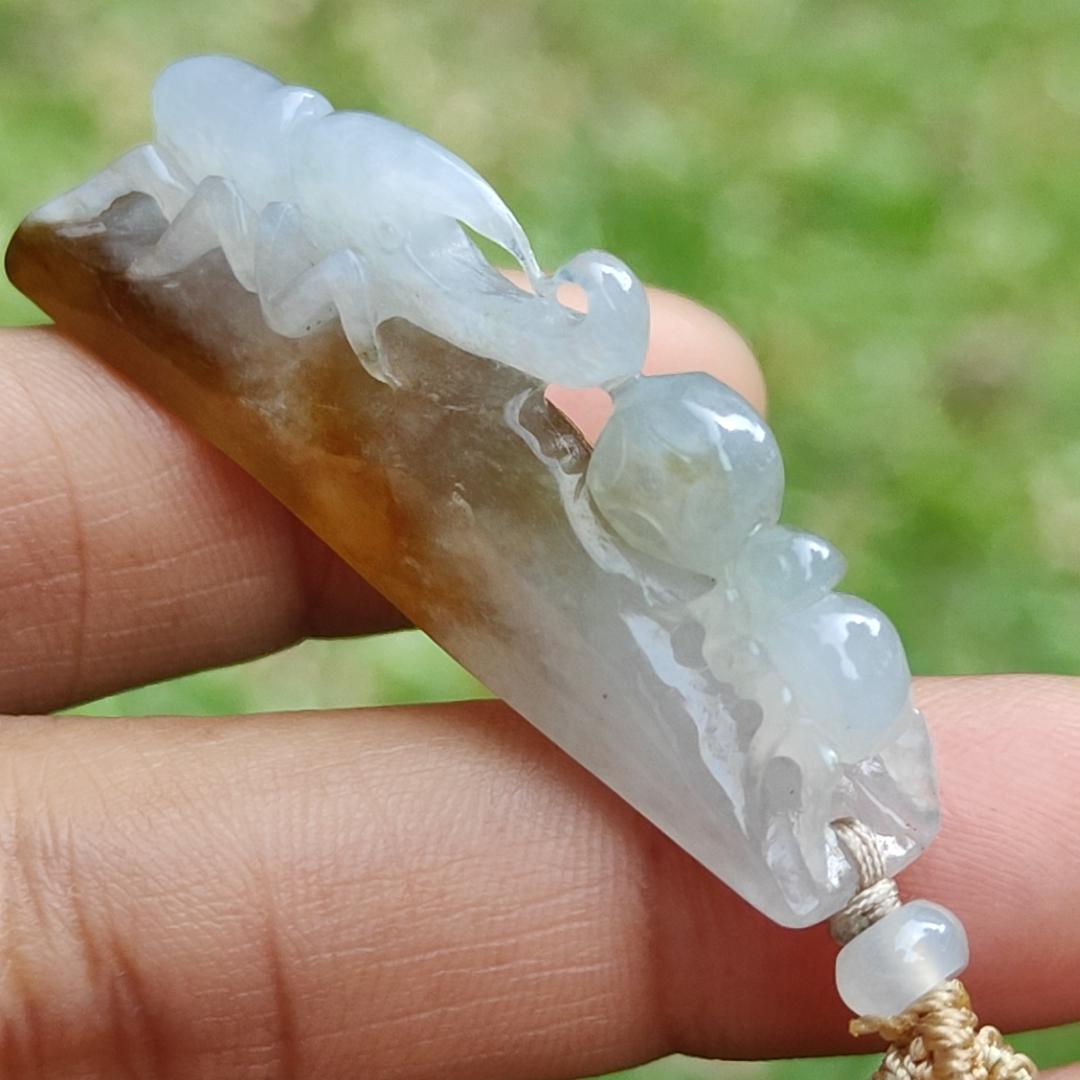 Strive for the top with this Beetle and Ant crafted using Burmese Natural Type A Jadeite Jade Jewellery as Pendant with QIC labs approved certificate weighs 9.49 grams, measurement 43.8 * 15.3 * 8.8 mm (pendant317) Yi Pin Qian Jadeites Jade Jewelry ~Your Precious Quintessential ~ Singapore