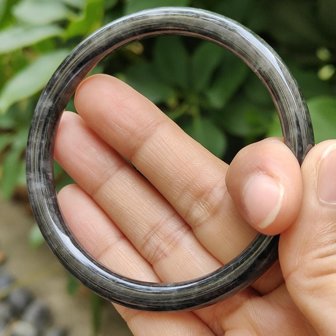 A Ding Ding Circular Bangle 57.9 mm New Arrival SG - Natural Type A Jadeite Jade Bracelet certificate weighs 22.58 grams, Width 6.1 * Thick 6.6 mm (bangle19) Yi Pin Qian Jadeites Jade Jewelry ~Your Precious Quintessential ~ Singapore