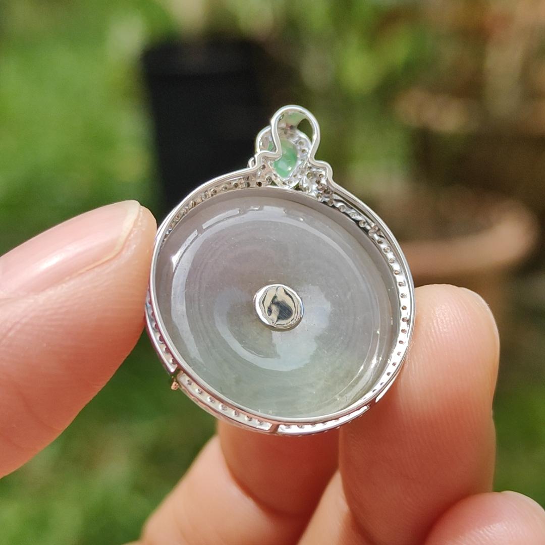 Limited time offer - Lavender, Green Hue Natural Type A Jadeite Jade crafted as shape of Donut set on 18k gold with diamonds and 1 icy apple green cabochon, certificate weigh 4.47 grams, measurement 19.9 * 19.9 * 3.6 mm (18kp26) Yi Pin Qian