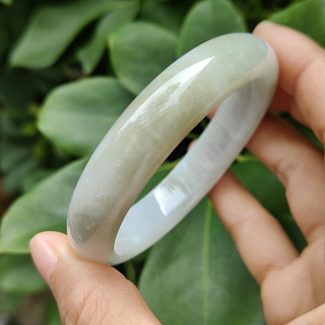 Singapore New Arrival 57.5 mm Crafted as Peace Bangle Natural Type A Jadeite Jade Jewellery certificate weighs 52.21 grams, Width: 13.1 * Thick: 7.1 mm (bangle18) Yi Pin Qian Jadeites Jade Jewelry ~Your Precious Quintessential ~ Singapore