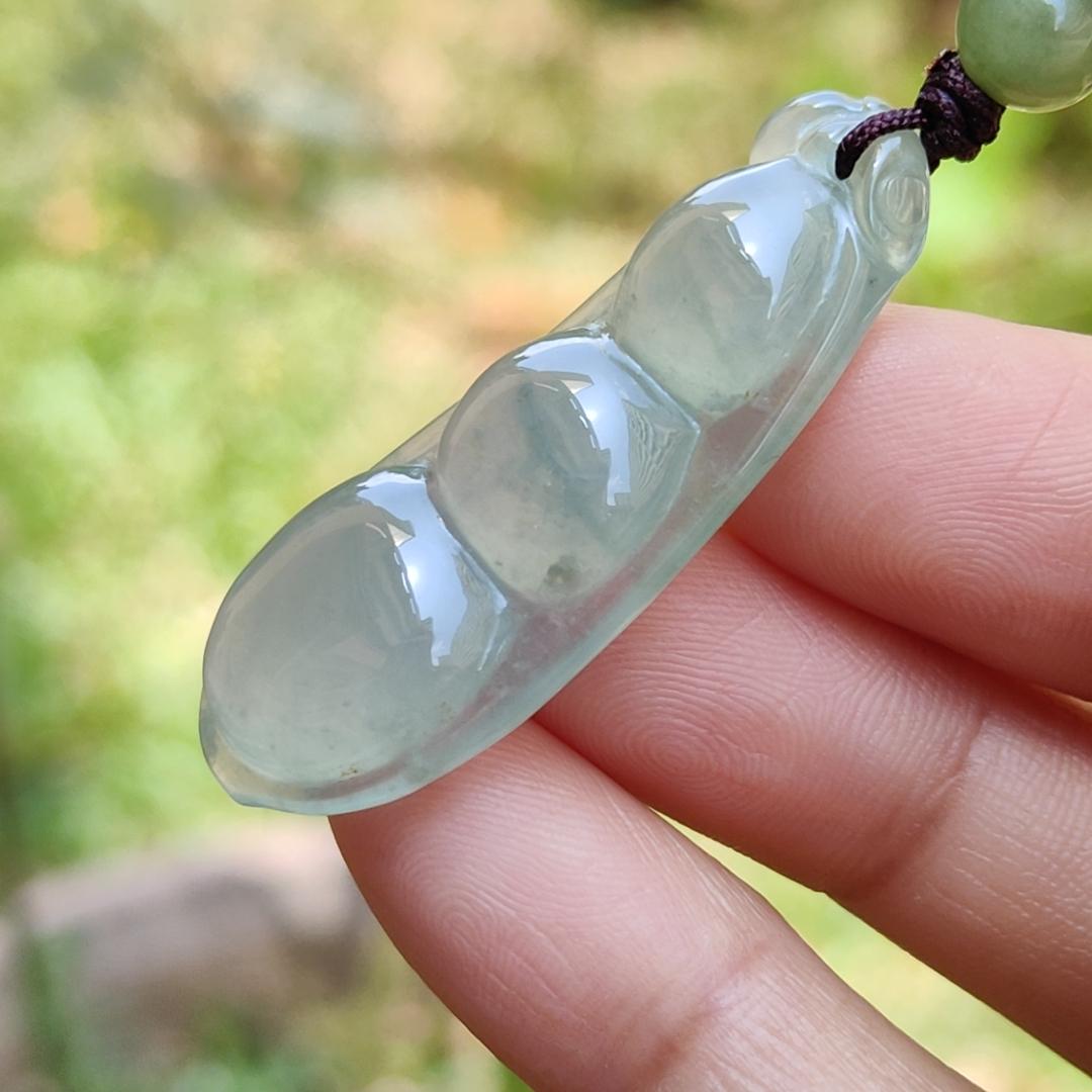 Premium Icy Translucent Green Hue Natural Type A Jadeite Jade crafted with French Beans as Pendant, symbols of Beauty, harmony, harvest and happiness, certificate weigh 7.44 grams, measurement 41.3 * 16.2 * 6.9 mm (pendant219) Yi Pin Qian