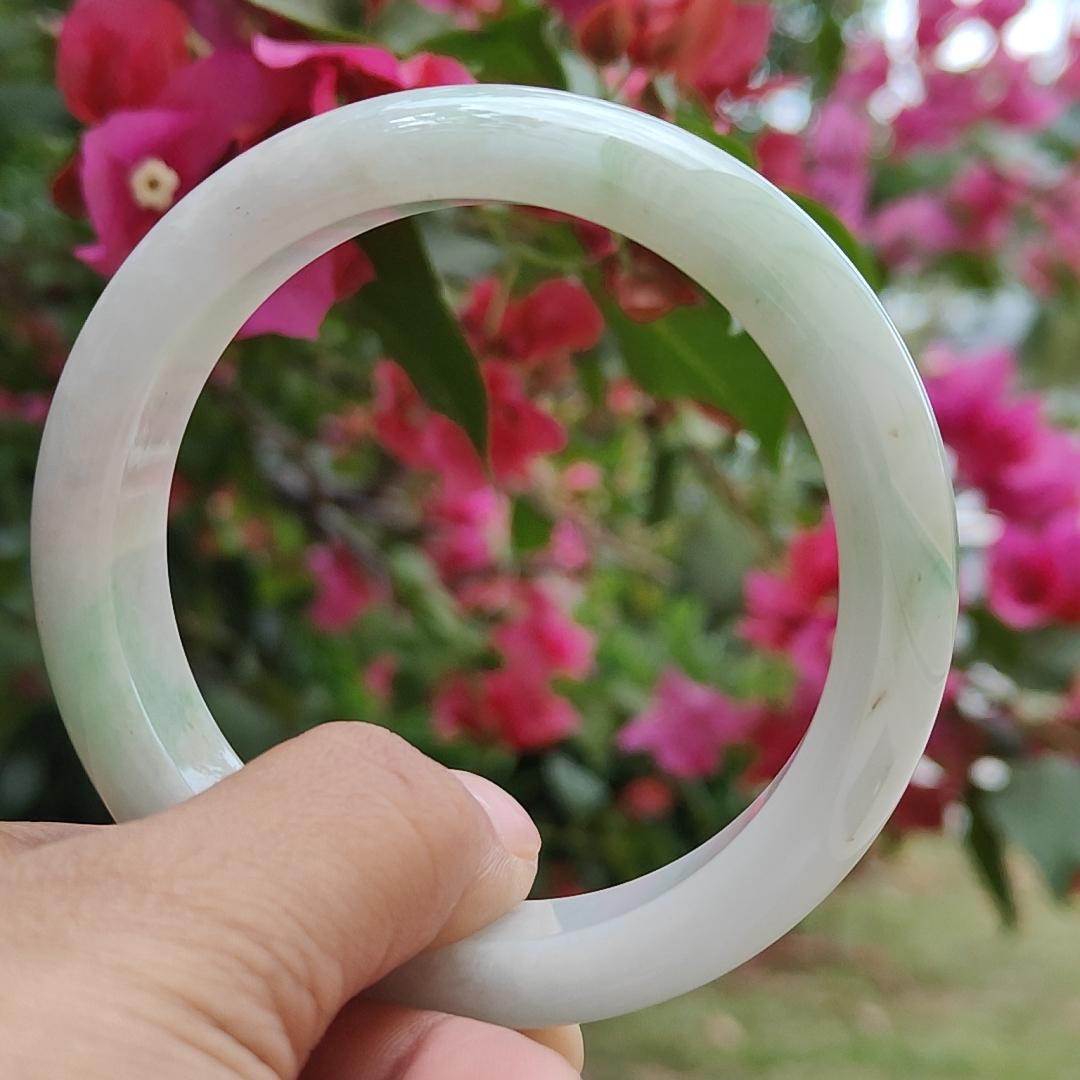 Light Green Hue Natural Type A Jadeite Jade crafted with shape of Peace Bracelet Bangle with certificate weigh 64.55 grams, measurement 13.6 * 8.7, Wrist Size 56.5 mm (bangle4) Yi Pin Qian