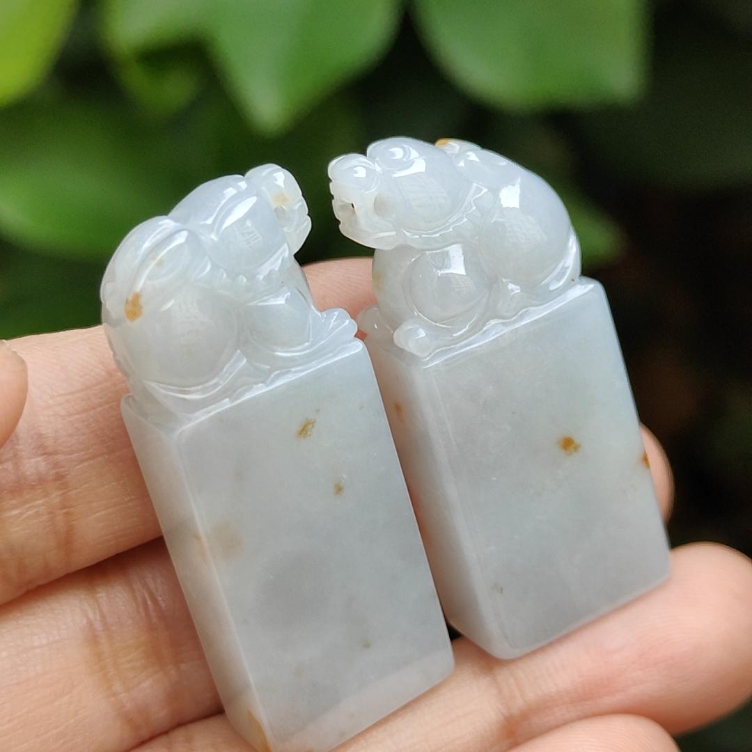 Type A Natural Jadeite Jade with Golden Yellow Patches High Quality - Crafted as pixiu for stamp or display, certificate weighs 15.79 and 15.76 grams, measurement 37.7 * 15.6 * 10 and 39.1 * 14.7 * 9.3 mm(hand8) Yi Pin Qian Jadeites Jade Jewelry ~Your Precious Quintessential ~ Singapore