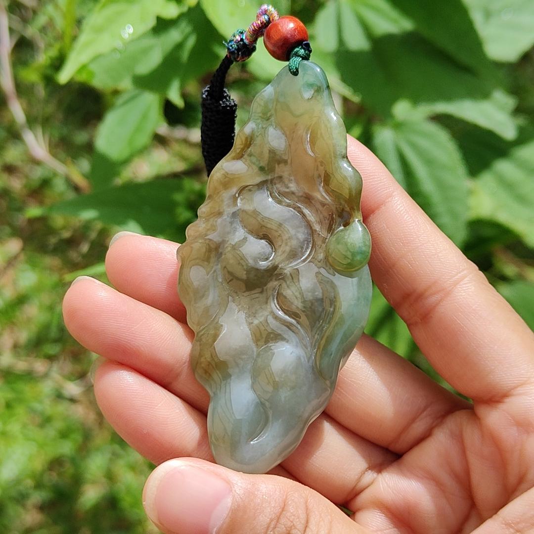 Super Rare Hugh Green and Yellow Natural Type A Jadeite Pendant Necklace Crafted with a Domineering Dragon symbols of Rise step by step, rise rapidly, with certificate weigh 44.19 grams, 77.2 * 37.5 * 15.8 mm (pendant25) Yi Pin Qian