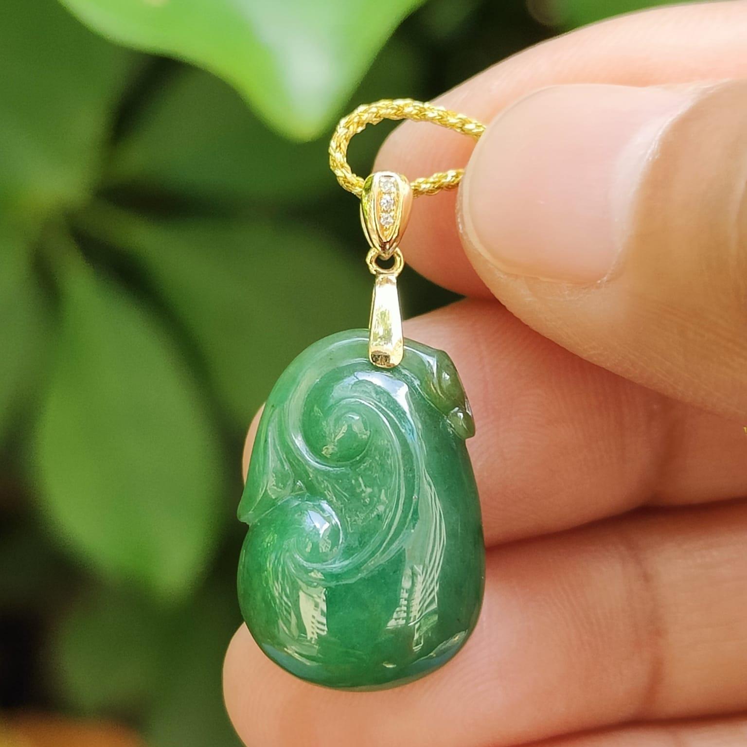 Myanmar Green Ruyi Pendant – Heirloom-Quality Jadeite, 18K Gold & Diamonds (GD2203H017670 Sku: 18kp108) Yi Pin Qian Jadeites Jade Jewelry ~Your Precious Quintessential ~ Singapore