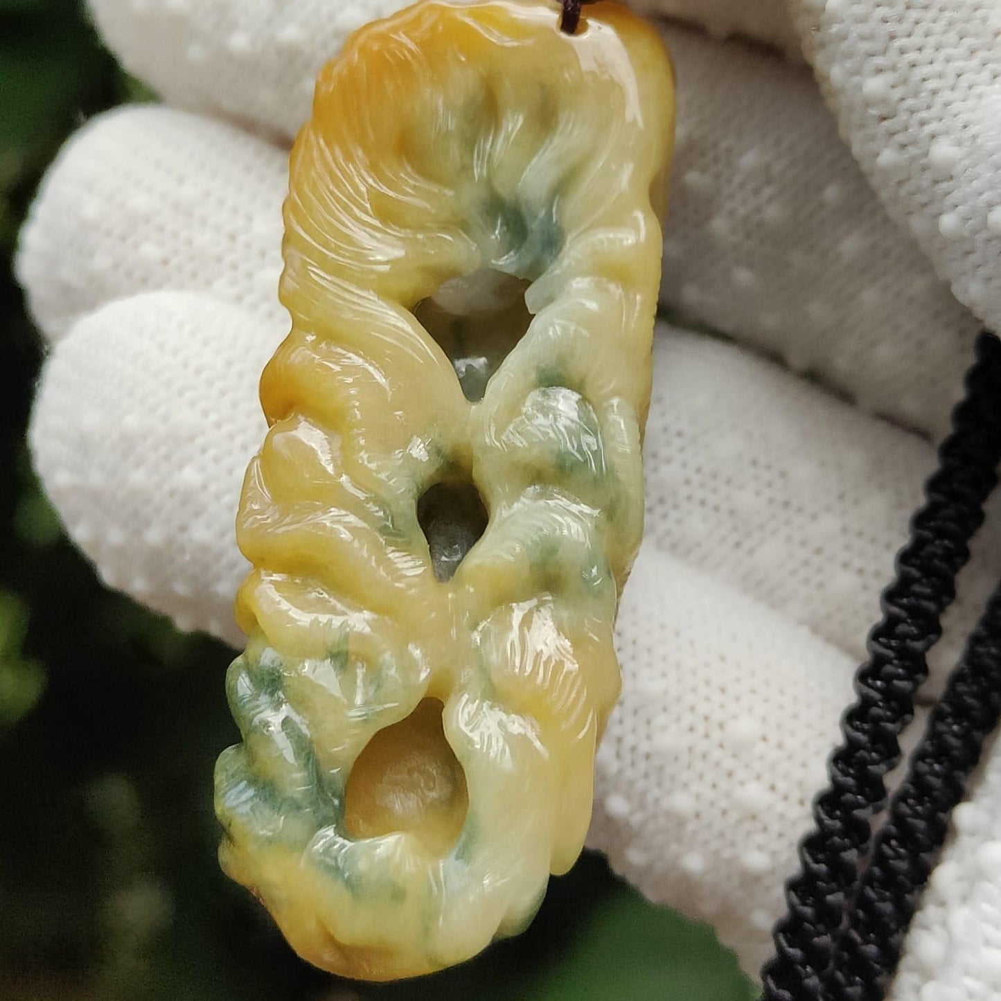 🔥 Natural Type A Jadeite Awakening Lion Pendant 🌱🪨 – Decision-Making Energy & Wealth Attraction (Sku: pendant452)