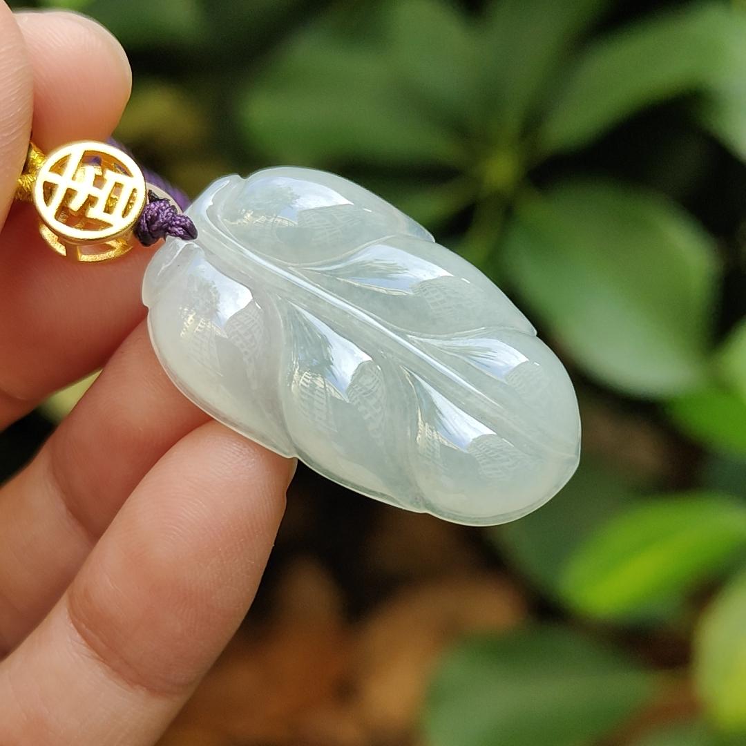 New Arrival in Singapore - Pendant Necklace Crafted as Leaf on Natural Type A Jadeite Jade, certificate weighs 6.89 grams, measurement 34.2 * 20.9 * 5.1 mm (pendant330) Yi Pin Qian Jadeites Jade Jewelry ~Your Precious Quintessential ~ Singapore