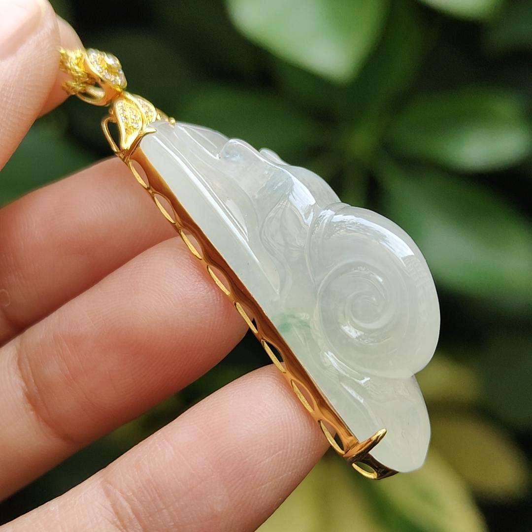 Rare New Arrival Sg Local - Crafted as Snail on High Quality Translucent Natural Type A Jadeite Jade set on 18k gold as pendant, certificate weighs 11.89 grams, measurement 52 * 12.1 * 16.6 mm (18kp71) Yi Pin Qian Jadeites Jade Jewelry ~Your Precious Quintessential ~ Singapore