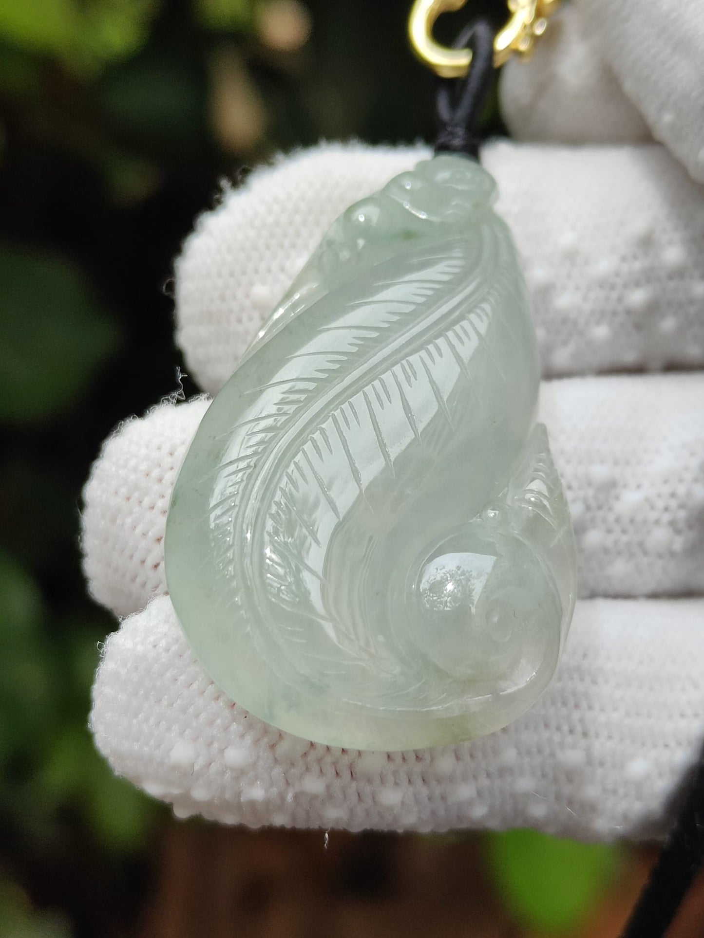 Monkey Leaf Ruyi Carving – Natural Type A Jadeite Pendant (Sku: pendant442)