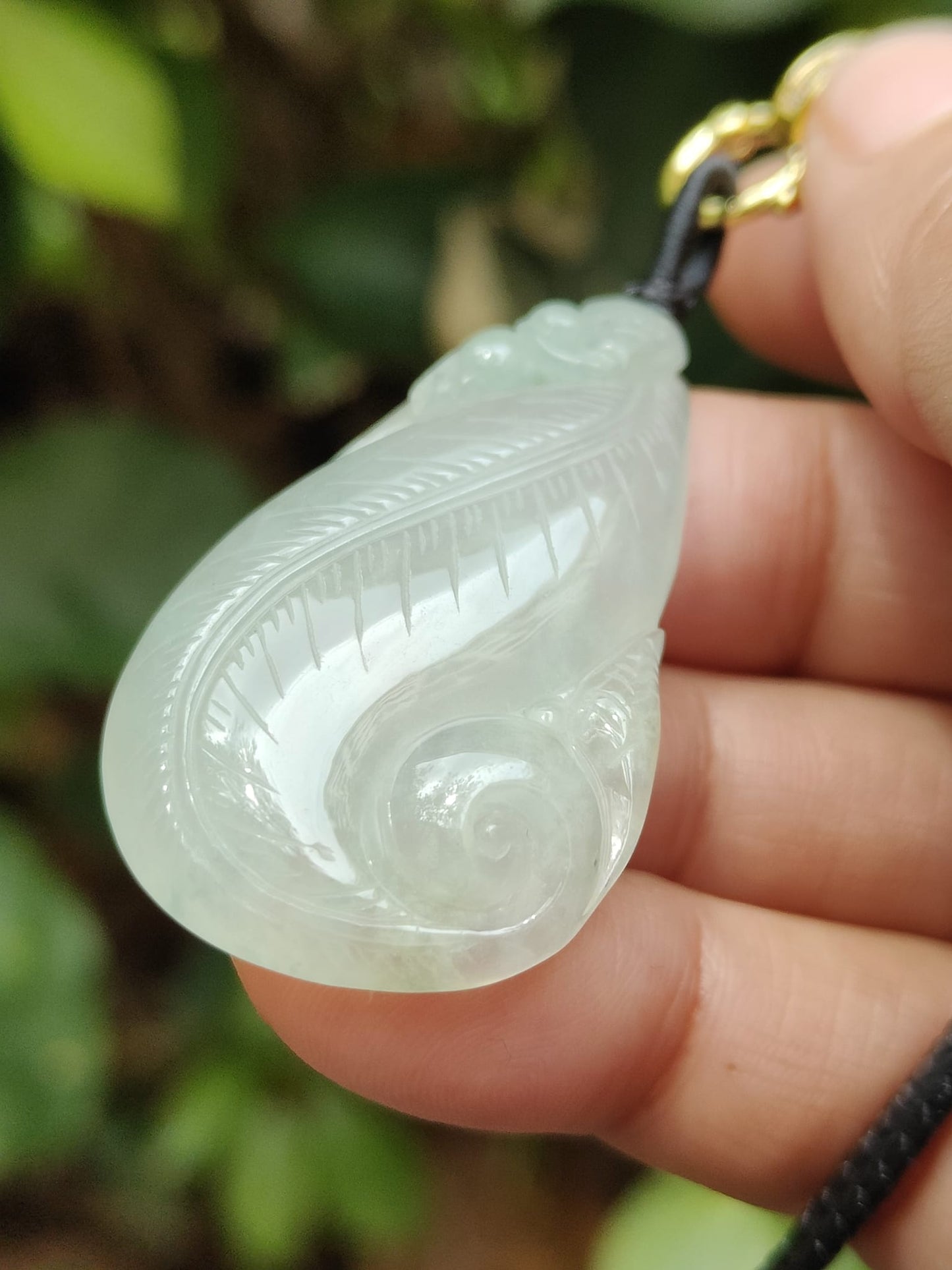 Monkey Leaf Ruyi Carving – Natural Type A Jadeite Pendant (Sku: pendant442)
