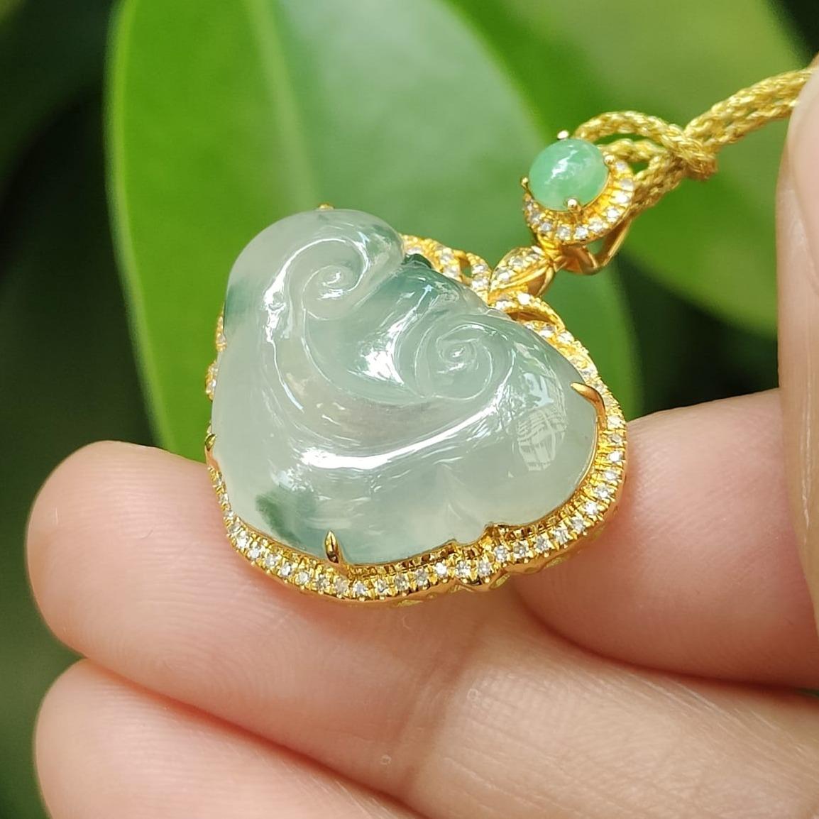 New Arrival in Singapore Premium High Quality Natural Type A Jadeite Jade 18k Gold Pendant crafted as Ruyi, certificate weighs 5.51 grams measurement 27.1 * 24.6 * 7.3 mm (18kp74) Yi Pin Qian Jadeites Jade Jewelry ~Your Precious Quintessential ~ Singapore