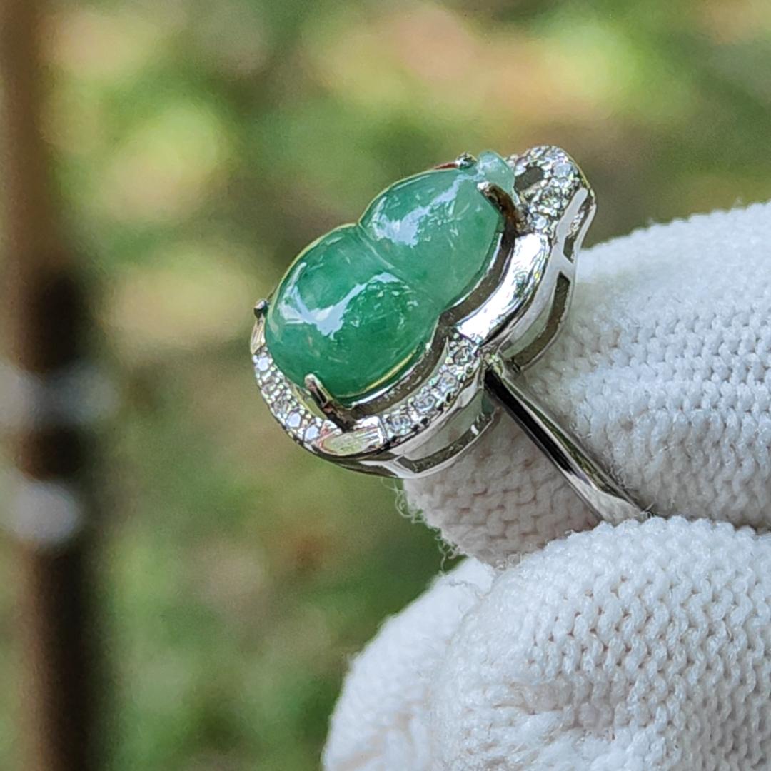 Good Quality Spicy Green Natural Type A Jadeite Jade crafted with shape of Gourd set on S925 as adjustable Ring, certificate weighs 2.52 grams, measurement 12.2 * 8.8 * 3.2 mm (s925ring14) Yi Pin Qian
