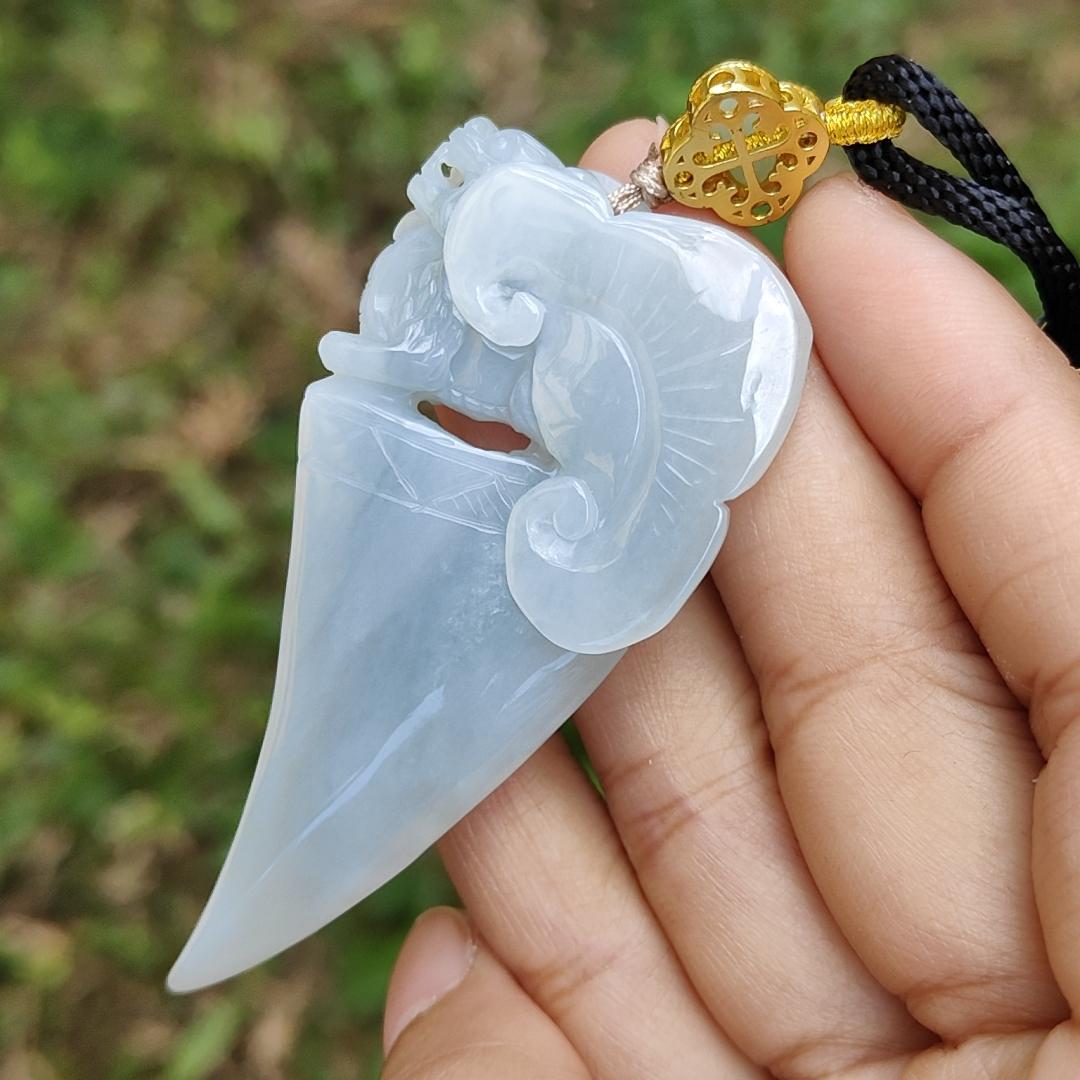 Bluish Light Lavender Natural Type A Jadeite Pendant crafted as Dragon Teeth with Pixiu and Ruyi, the symbols of Wealth and good luck, certificate weighs 27.63 grams, 67.3 * 33.2 * 7.8 mm, very suitable for daily wear (pendant58) Yi Pin Qian