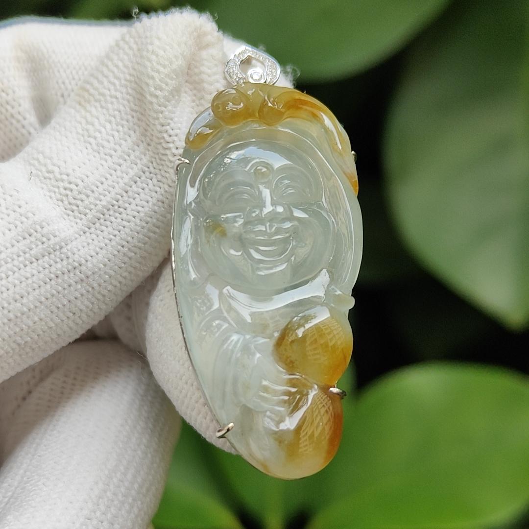 High Quality Icy Yellow Translucent Natural Type A Jadeite Jade crafted as Milo Buddha set with 18k Gold as Pendant, certificate weighs 9.1 grams, measurements 46.1 * 18.7 * 9.5 mm (18kp60) Yi Pin Qian