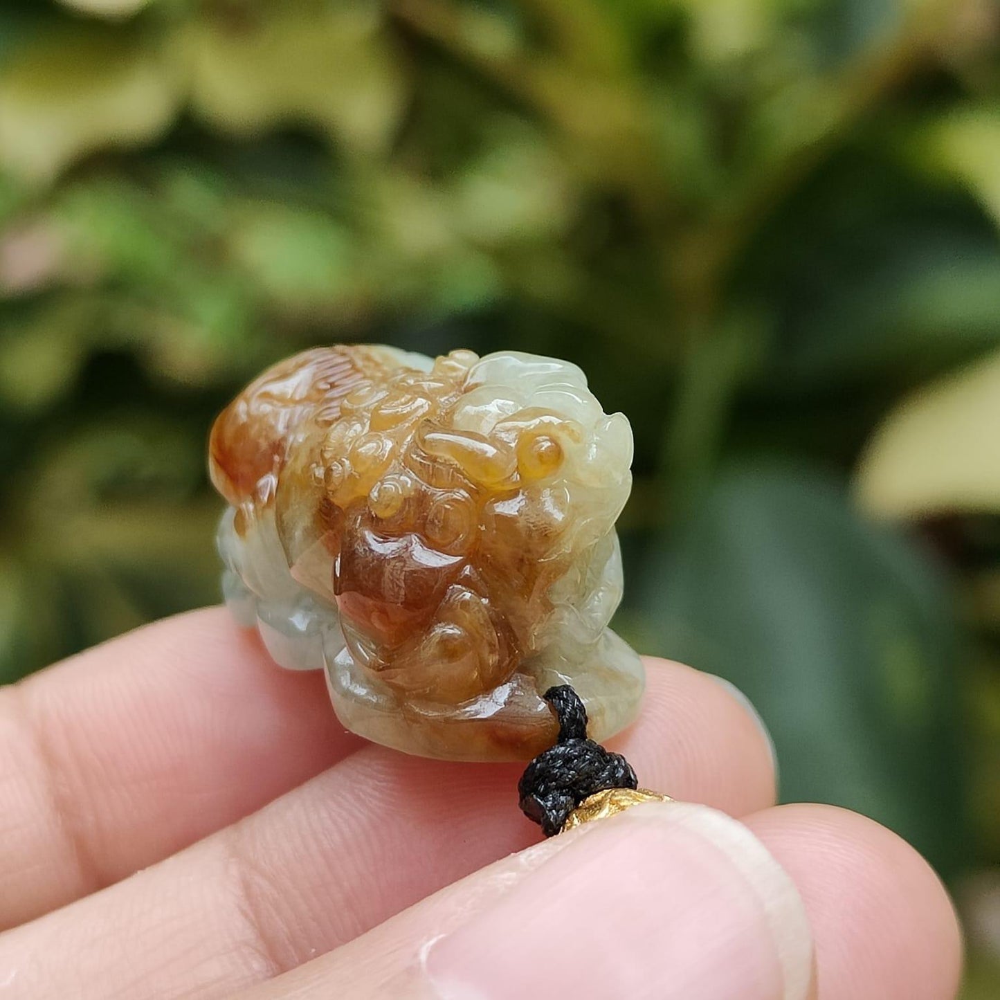 Crafted as Lion Pendant on Natural Type A Jadeite Jade with QIC approved labs certificate weighs 14.65 grams, measurement 28.1 * 14.8 * 15 mm (pendant348) Yi Pin Qian Jadeites Jade Jewelry ~Your Precious Quintessential ~ Singapore