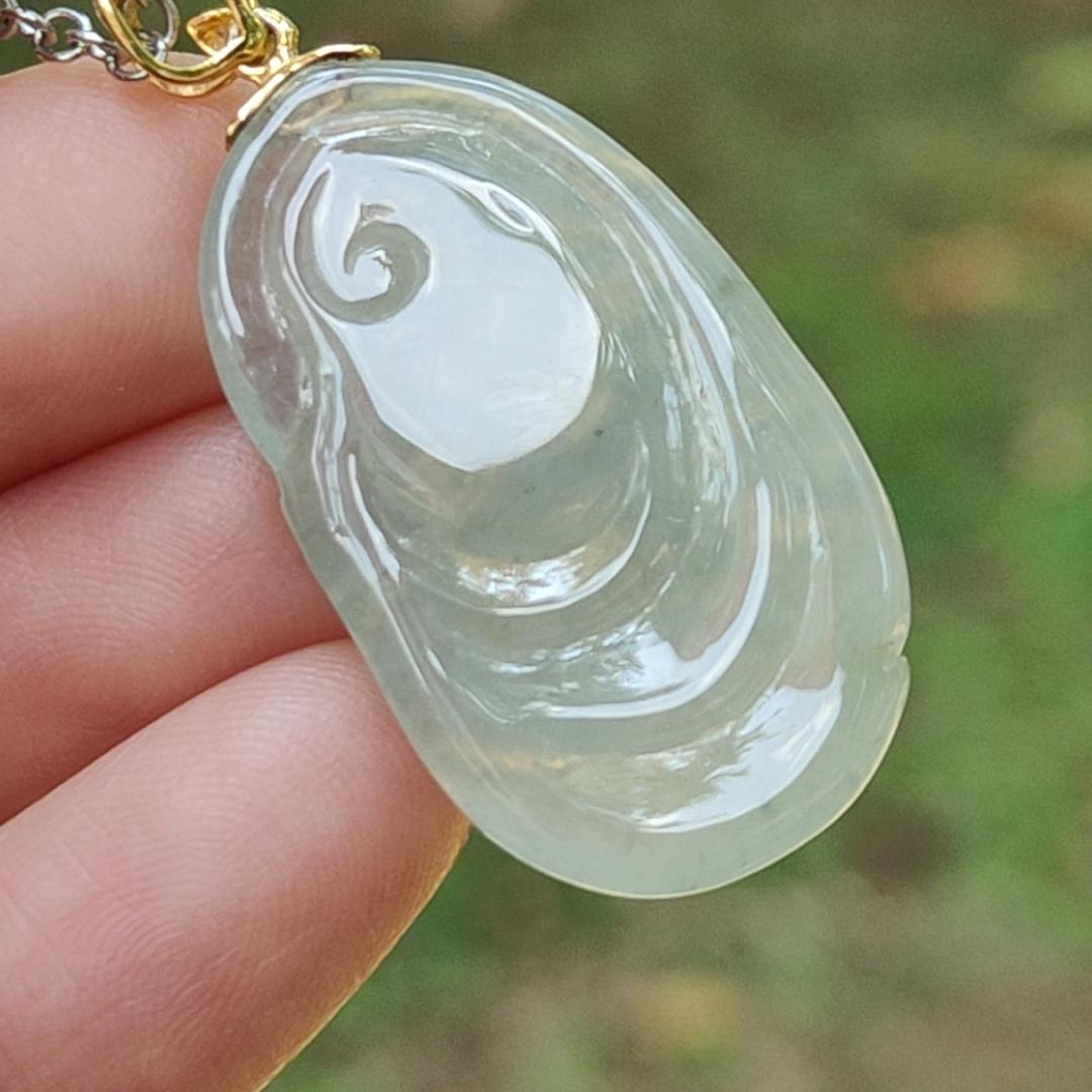 #Sold New Arrival Singapore High Quality Light Green Hue Natural Type A Jadeite Jade crafted as Milo Buddha set with 18k gold clasp as Pendant, certificate weighs 6.86 grams, measurement 30.2 * 17.5 * 6.8 mm (18kp70)