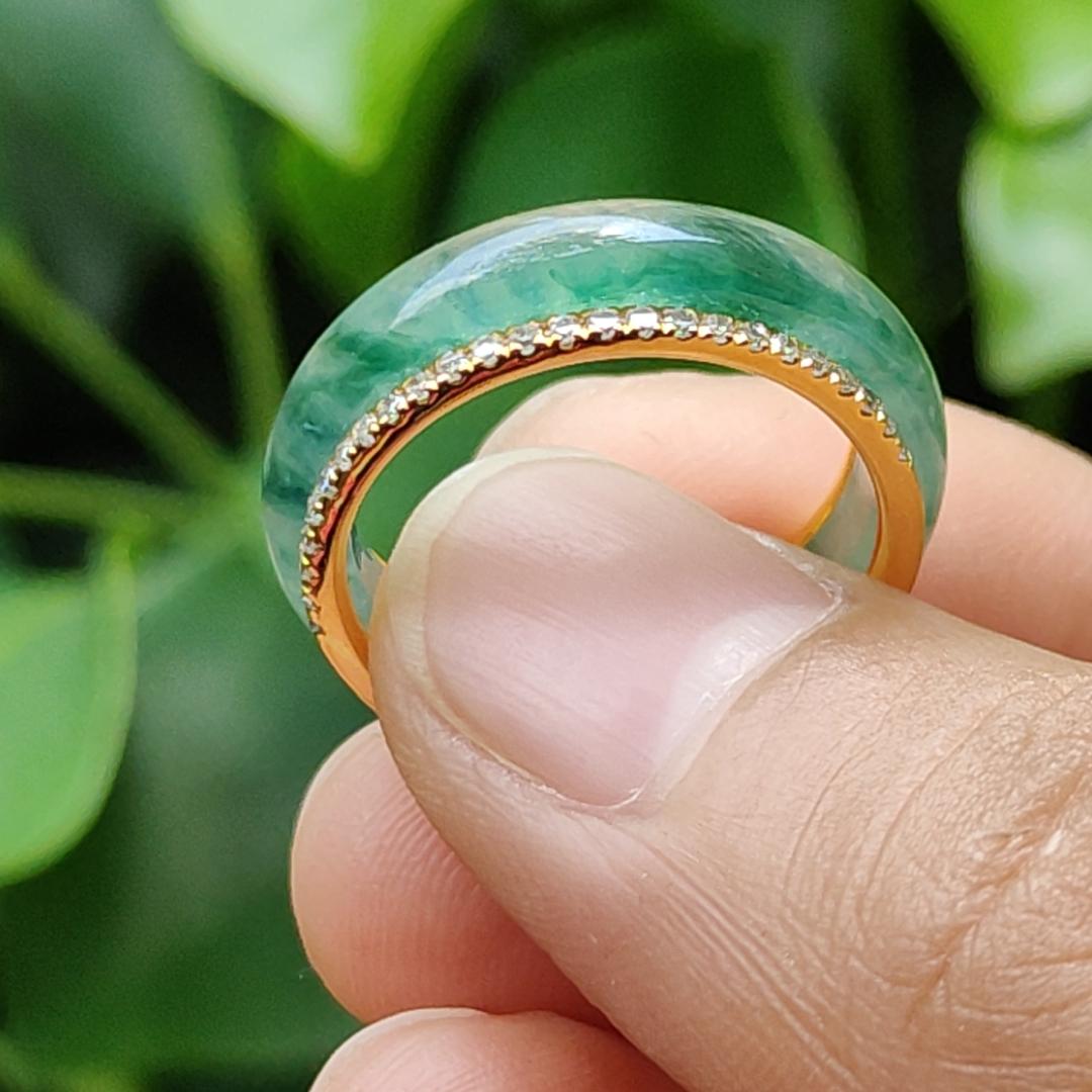 Icy Translucent Green Floating Patches Natural Type A Jadeite Jade crafted as Ring designed with removable 18k Gold, certificate weighs 4.65 grams, measurement 6.3 * 2.9 mm, finger size 17.1 mm (18kring29) Yi Pin Qian