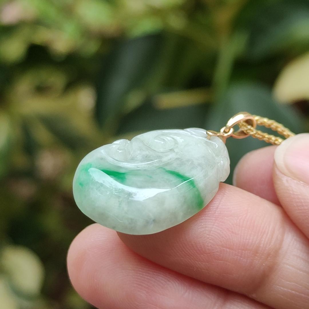 18k gold clasp added to this Natural Type A Jadeite Jade crafted as Ruyi Pendant, certificate weighs 4.5 grams, measurement 24.6 * 17.3 * 5.6 mm (18kp77) Yi Pin Qian Jadeites Jade Jewelry ~Your Precious Quintessential ~ Singapore