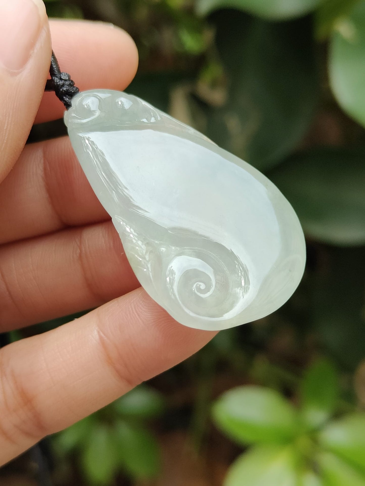 Monkey Leaf Ruyi Carving – Natural Type A Jadeite Pendant (Sku: pendant442)
