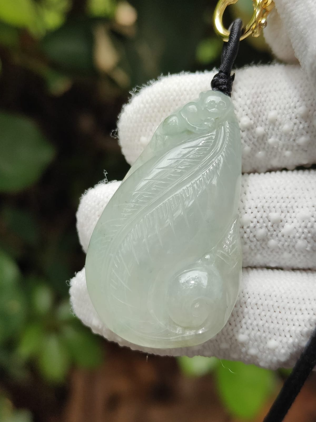 Monkey Leaf Ruyi Carving – Natural Type A Jadeite Pendant (Sku: pendant442)