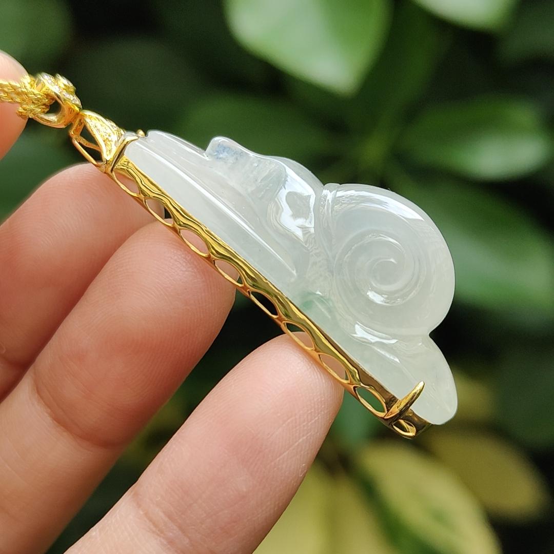 Rare New Arrival Sg Local - Crafted as Snail on High Quality Translucent Natural Type A Jadeite Jade set on 18k gold as pendant, certificate weighs 11.89 grams, measurement 52 * 12.1 * 16.6 mm (18kp71) Yi Pin Qian Jadeites Jade Jewelry ~Your Precious Quintessential ~ Singapore