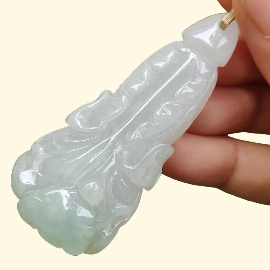 Singapore New Arrival High Quality Pendant crafted as the Cabbage on Natural Type A Jadeite Jade certificate weighs 31.47 grams, measurement 61 * 26.4 * 13.9 mm (pendant320) Yi Pin Qian Jadeites Jade Jewelry ~Your Precious Quintessential ~ Singapore