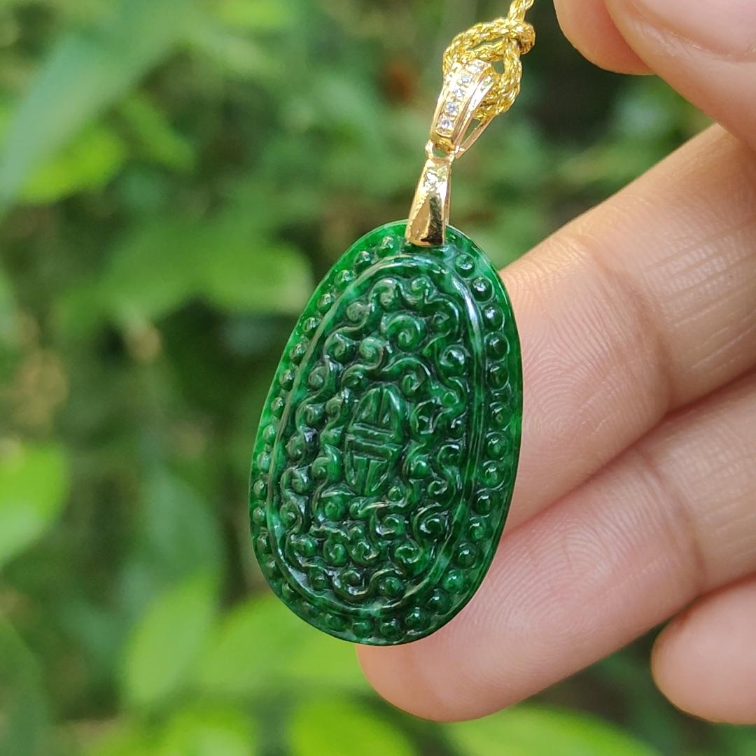 Green Pendant crafted with patterns on Natural Type A Jadeite Jade added with 18k Gold Clasp, certificate weighs 3.01 grams measurement 28.1 * 17.5 * 3.6 mm (18kp82) Yi Pin Qian Jadeites Jade Jewelry ~Your Precious Quintessential ~ Singapore