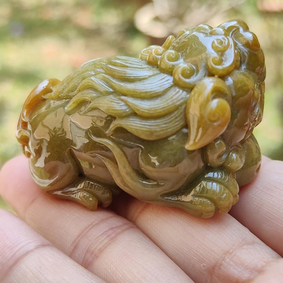Super Rare Yellow, Redish and Green Hue Natural Type A Jadeite Jade crafted with Lion as Hand-held piece, display or Pendant, certificate weigh 93.64 grams, measurement 53.3 * 32.2 * 30.7 mm (hand5) Yi Pin Qian