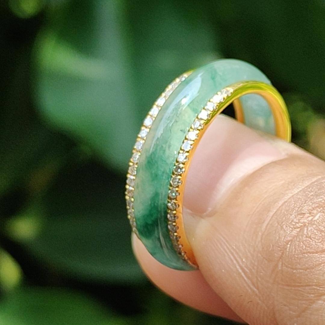 Icy Translucent Green Floating Patches Natural Type A Jadeite Jade crafted as Ring designed with removable 18k Gold, certificate weighs 4.65 grams, measurement 6.3 * 2.9 mm, finger size 17.1 mm (18kring29) Yi Pin Qian